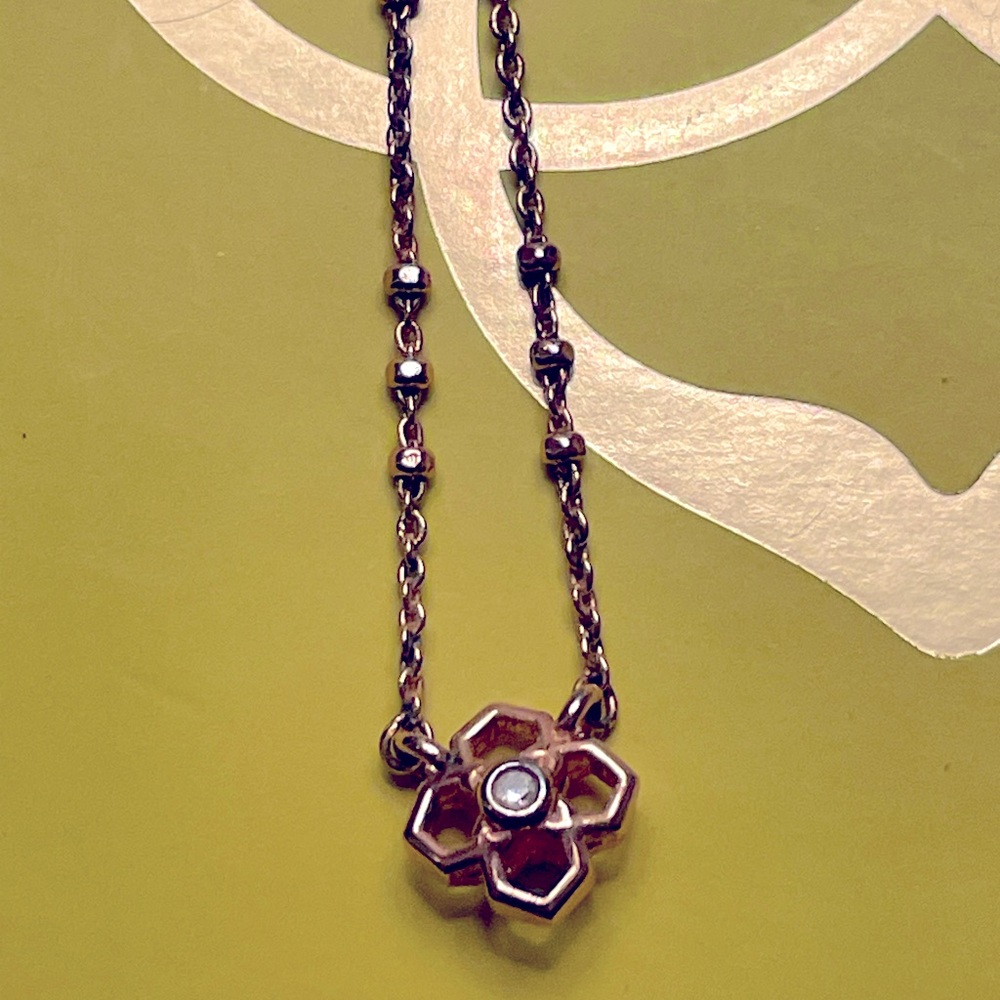 Kendra Scott Rose Gold Necklace - Delicate and Dainty! 🏵️